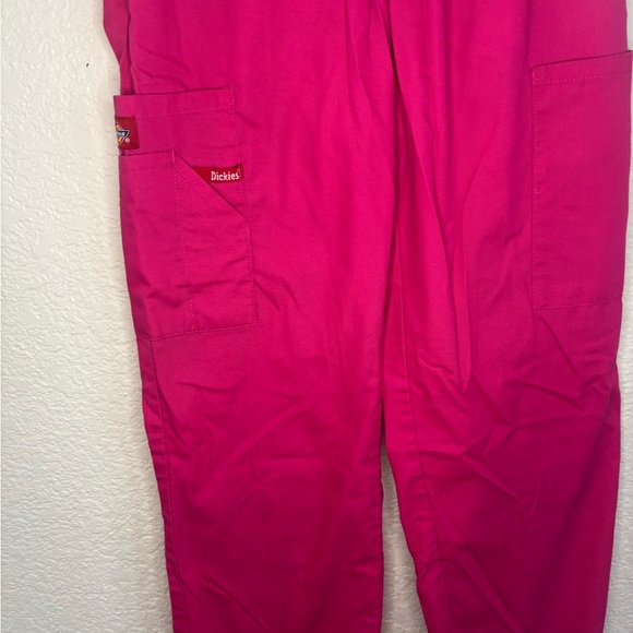 Dickies Women's Vibrant Pink cargo scrub pants - Picture 4 of 8